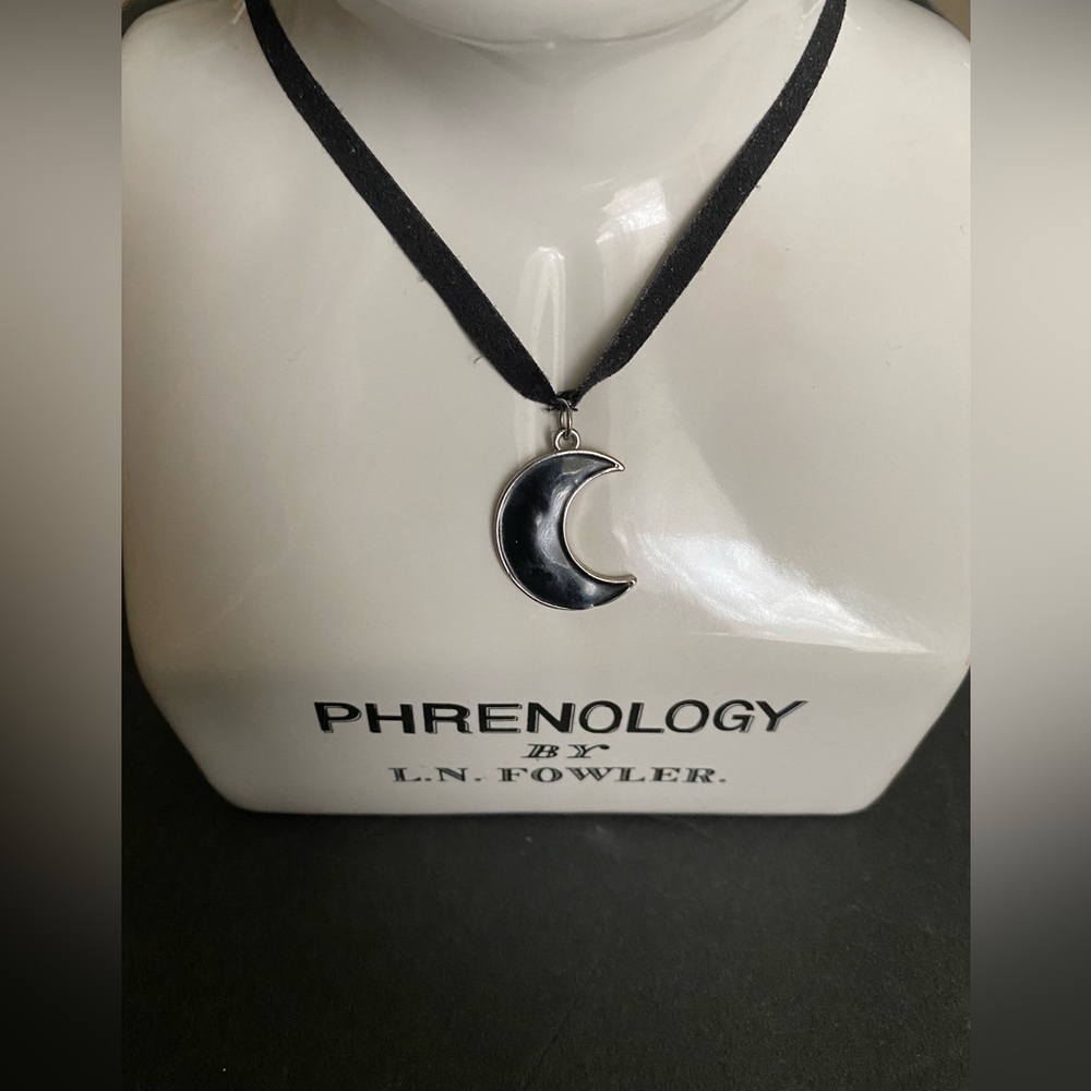 Hot Topic black crescent moon enamel charm necklace
